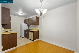 Photo #5: 41052338 Listing 