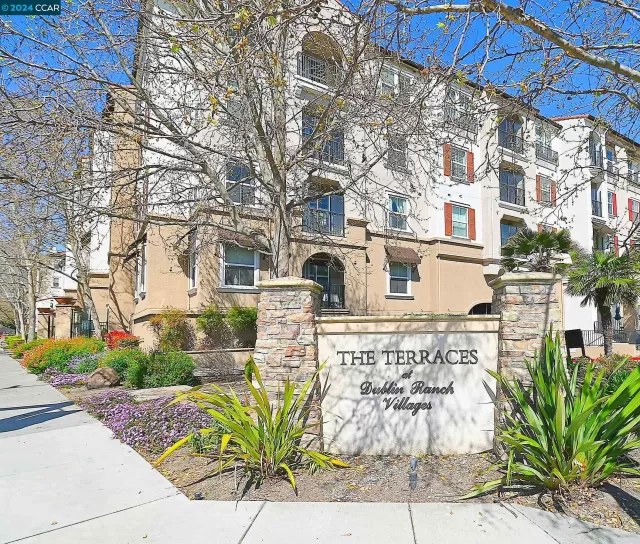 MLS: 41052394 Condo For Sale