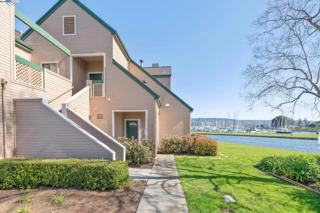 MLS: 41052438 Condo For Sale