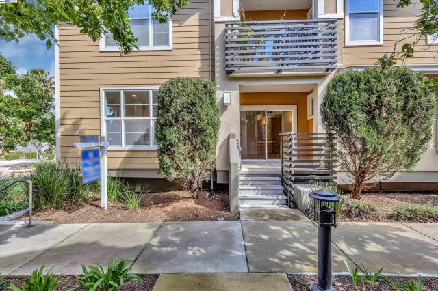 MLS: 41052541 Condo For Sale