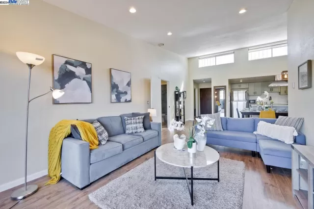 MLS: 41052544 Condo For Sale