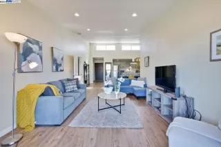 Photo #6: 41052544 Listing