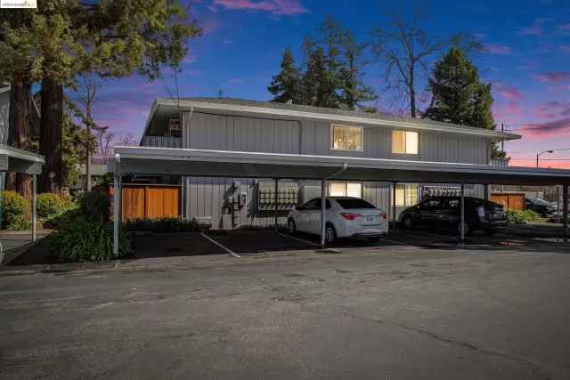 MLS: 41052612 Condo For Sale