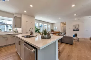 Photo #6: 41052685 Listing 