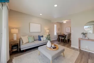 Photo #2: 41052783 Listing 