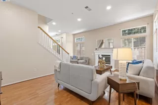 Photo #3: 41052801 Listing