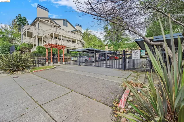 MLS: 41052847 Condo For Sale