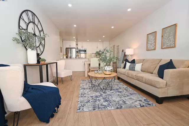 MLS: 41052864 Condo For Sale