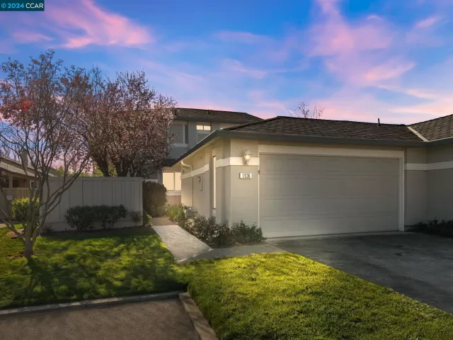MLS: 41052884 Condo For Sale