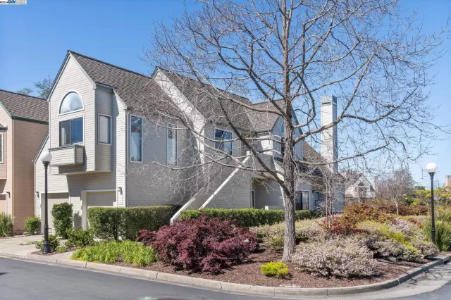 MLS: 41052940 Condo For Sale