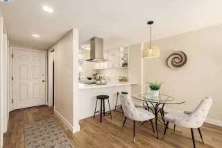 Photo #5: 41052977 Listing 