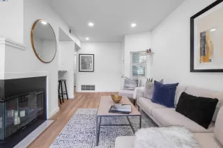 Photo #2: 41053002 Listing