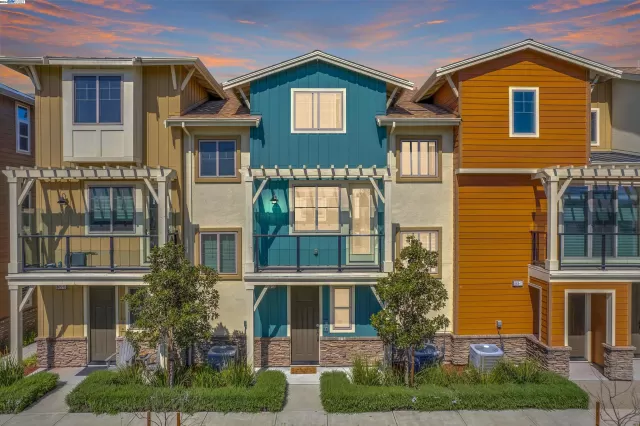 MLS: 41053334 Condo For Sale