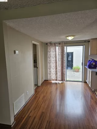 Photo #1: 41053389 Listing