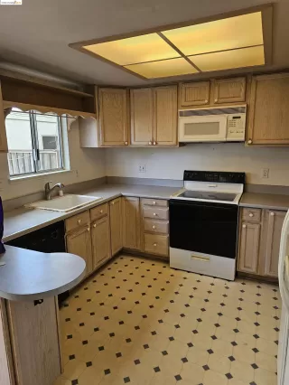 Photo #6: 41053389 Listing