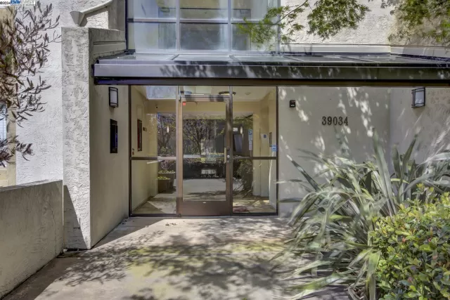 MLS: 41053397 Condo For Sale