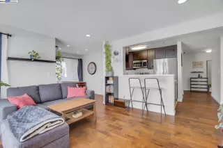 Photo #5: 41053397 Listing