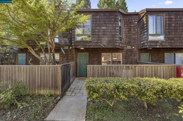 MLS: 41053518 Condo For Sale