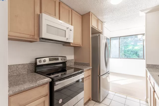 MLS: 41053606 Condo For Sale