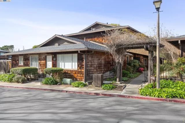 MLS: 41053640 Condo For Sale