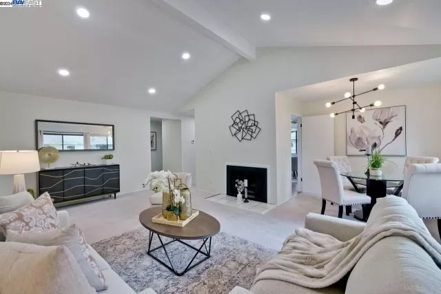 MLS: 41053712 Condo For Sale