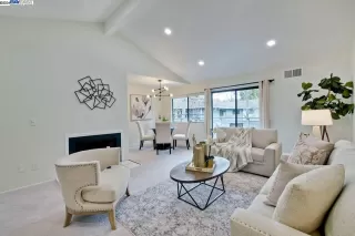 Photo #5: 41053712 Listing