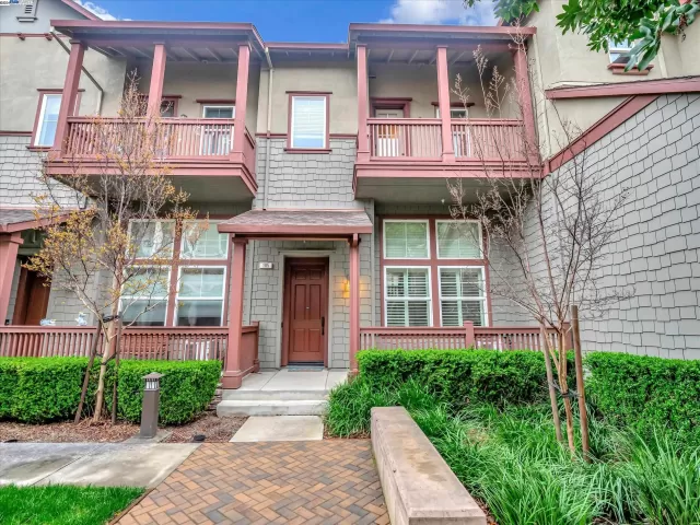 MLS: 41053891 Condo For Sale