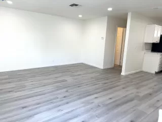 Photo #6: 41053910 Listing 