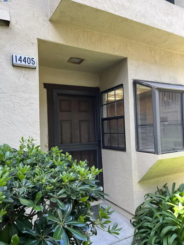MLS: 41053914 Condo For Sale