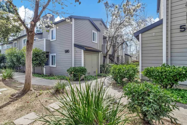 MLS: 41053977 Condo For Sale