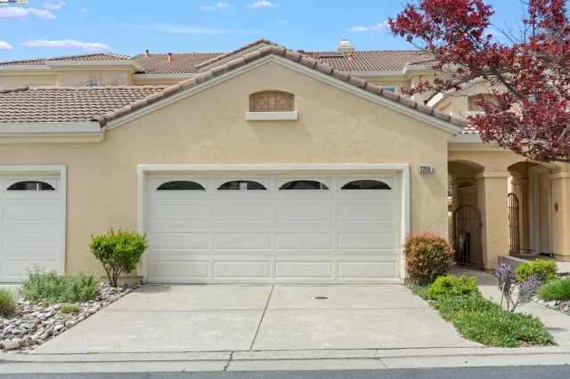 MLS: 41054161 Condo For Sale