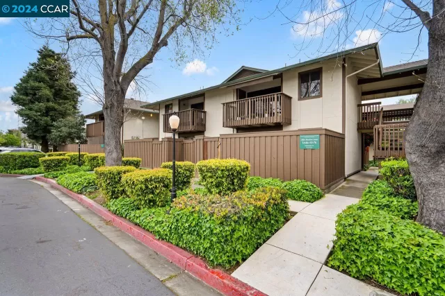 MLS: 41054232 Condo For Sale