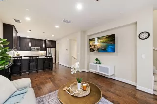 Photo #2: 41054315 Listing