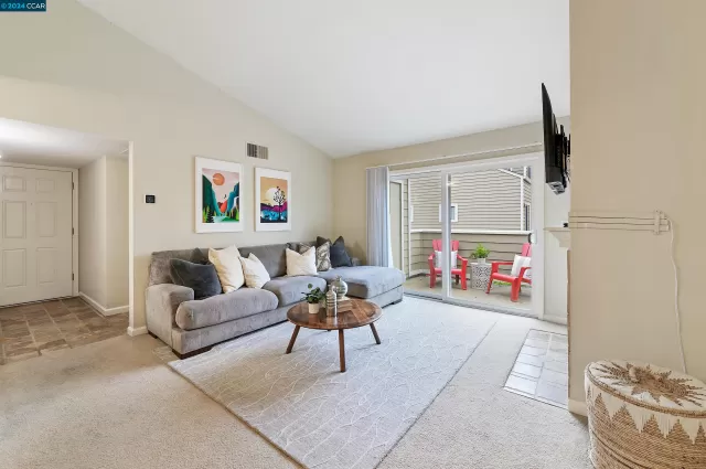 MLS: 41054353 Condo For Sale