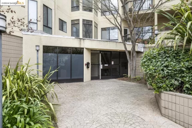 MLS: 41054366 Condo For Sale