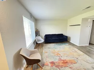 Photo #2: 41054383 Listing