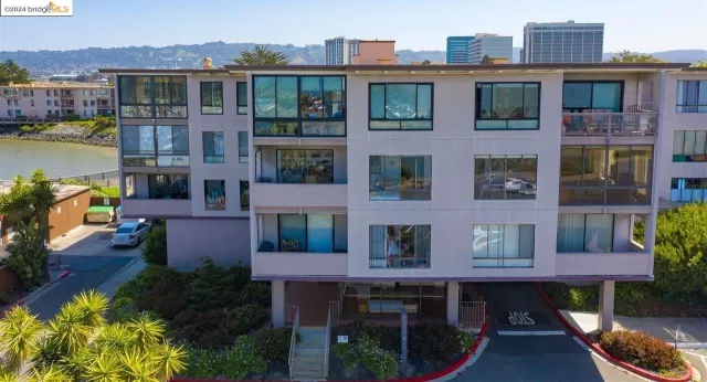 MLS: 41054390 Condo For Sale