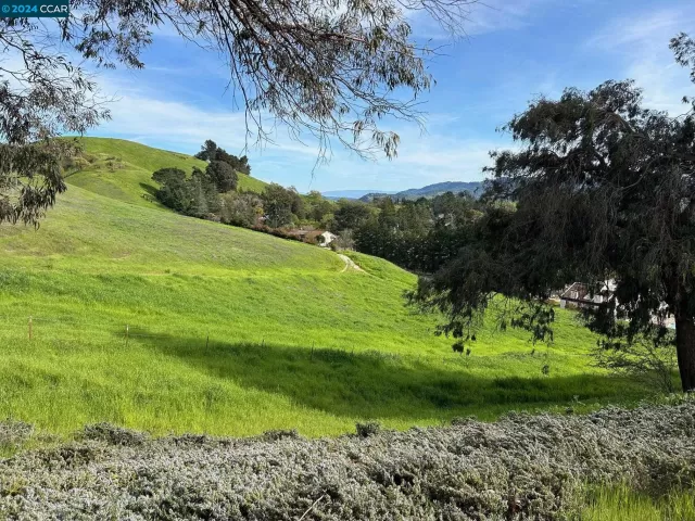 MLS: 41054439 Condo For Sale