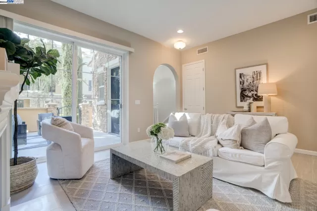 MLS: 41054523 Condo For Sale