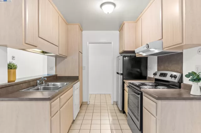 MLS: 41054640 Condo For Sale