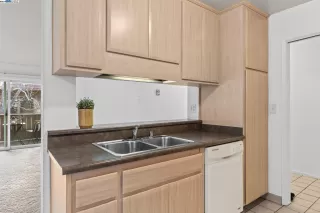 Photo #5: 41054640 Listing 