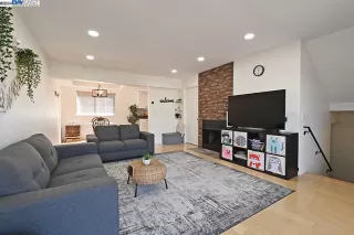 Photo #3: 41054789 Listing