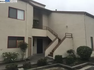 More Details about MLS # 41054827 : 27951 THORNTON CT # 1A