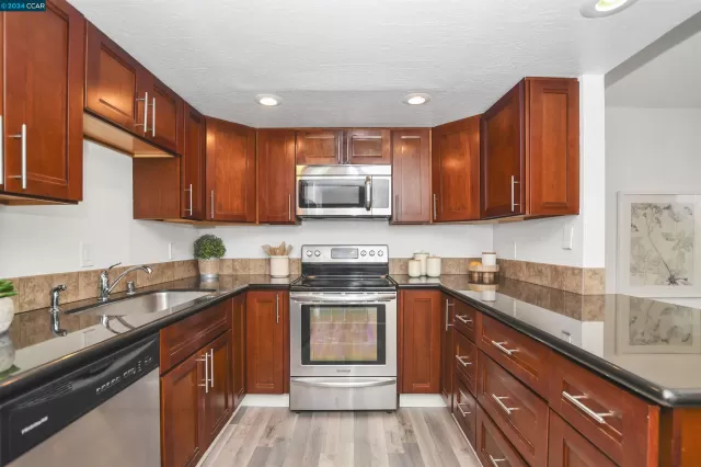 MLS: 41054864 Condo For Sale