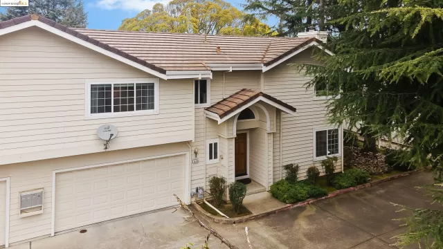 MLS: 41054867 Condo For Sale