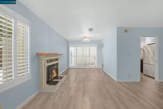 Photo #2: 41054902 Listing