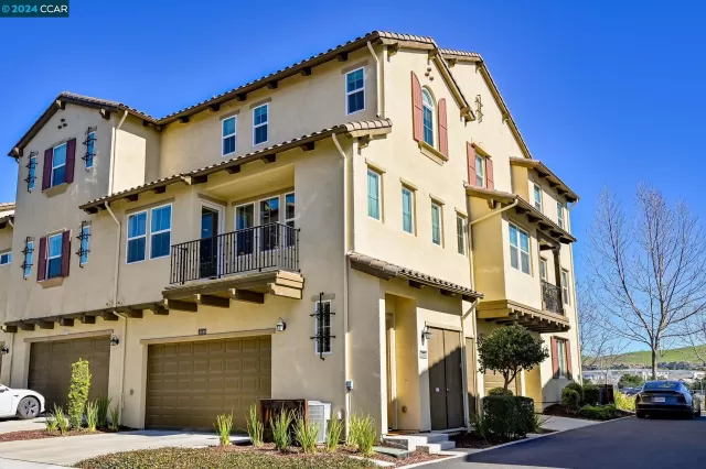 MLS: 41055077 Condo For Sale
