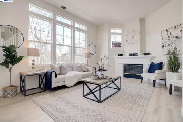 MLS: 41055152 Condo For Sale