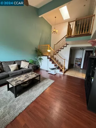 Photo #5: 41055156 Listing