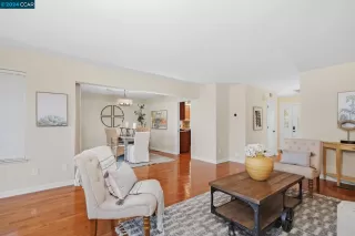 Photo #5: 41055167 Listing